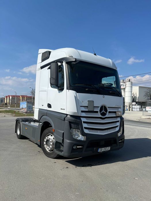 Mercedes Actros 1842 km foarte putini