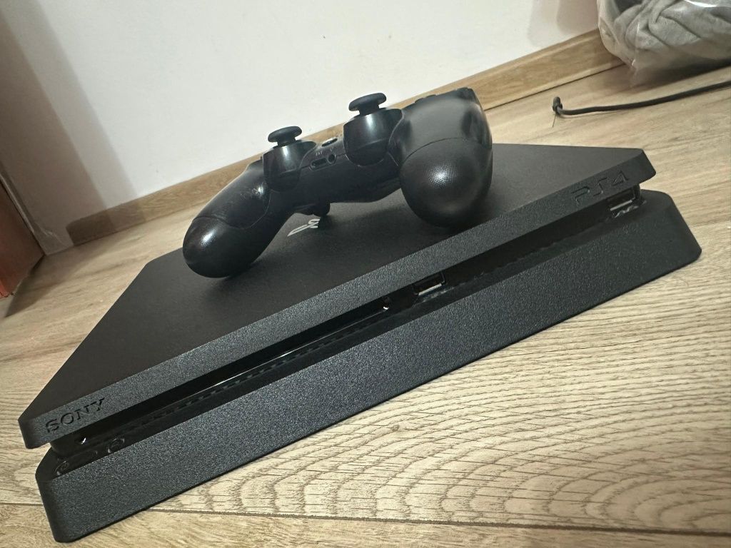 PlayStation 4 (ps4)