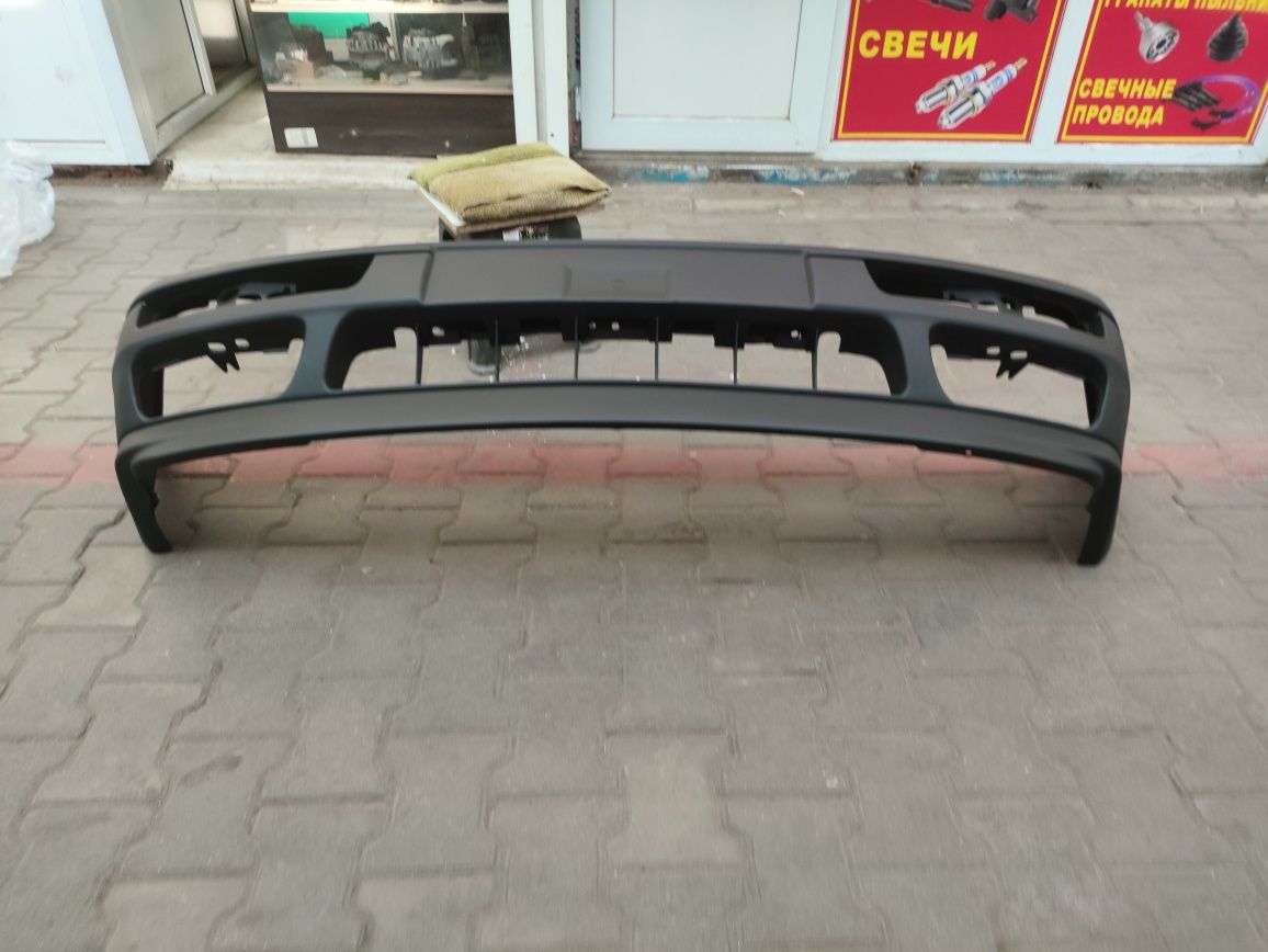 Бампер гольф 3 передний