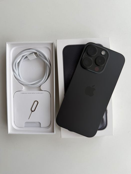 Iphone 15pro Black Titan 256gb 1 год. гаранция като нов!