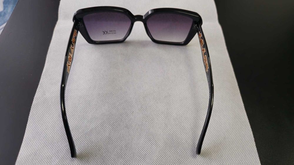 Ochelari de soare Prada, ochii de pisica