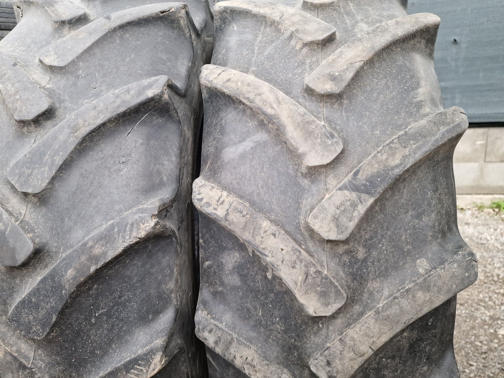 CAUCIUCURI agricole 14.9R28 (380/85R28) marca Continental