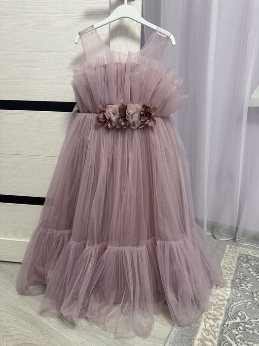 Продам детское бальное платье.