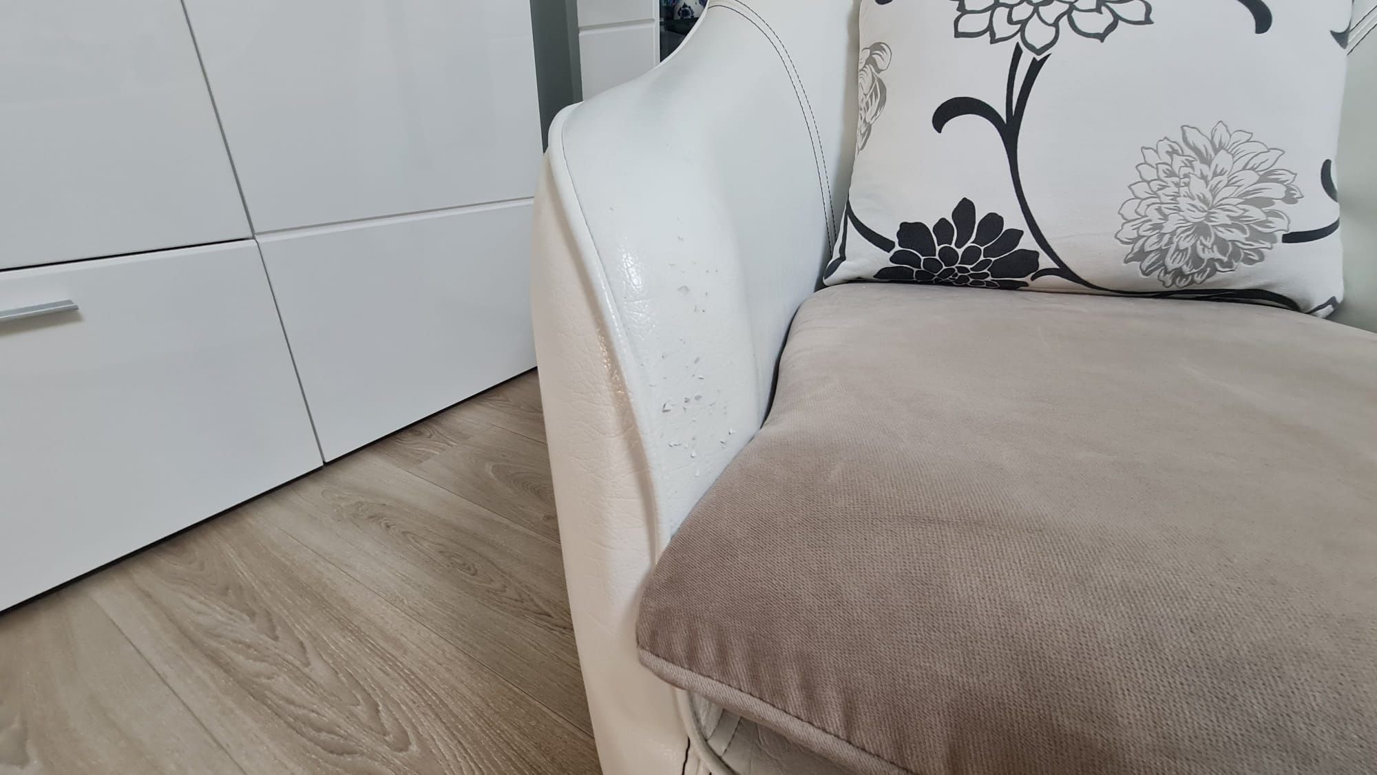 Set canapele piele albă