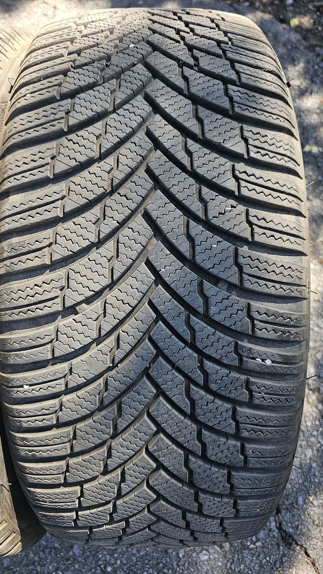 Зимни гуми 235/45/18