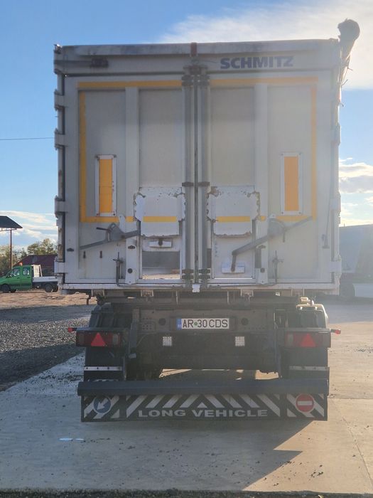 Vand Daf Xf + semiremorca Schmitz