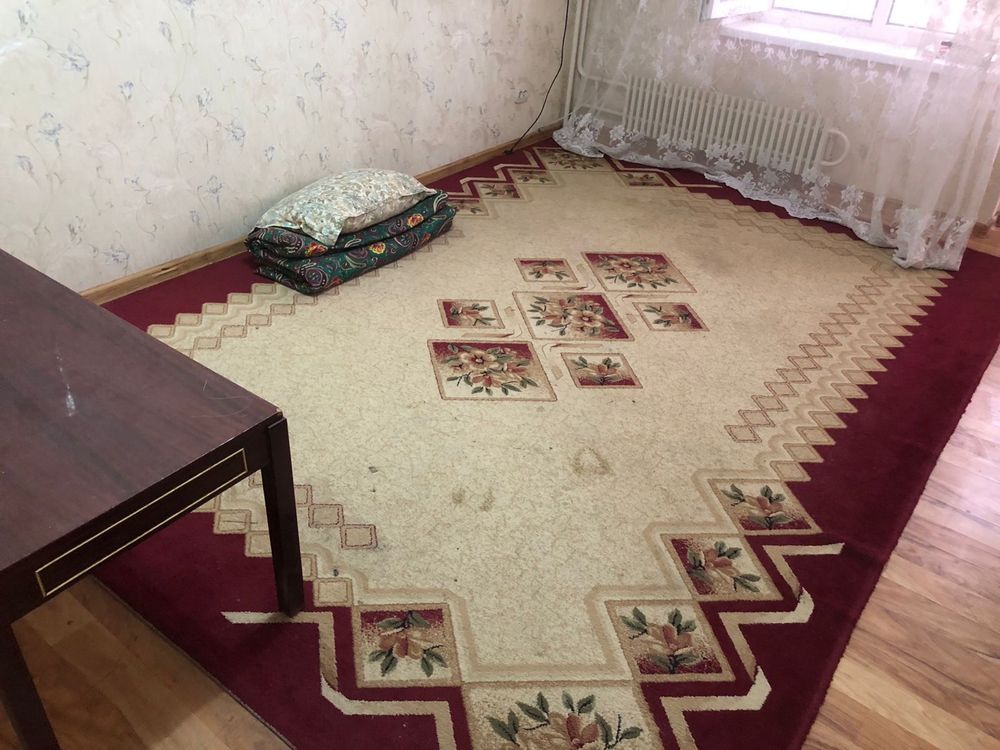Ковер в хорошем состояний