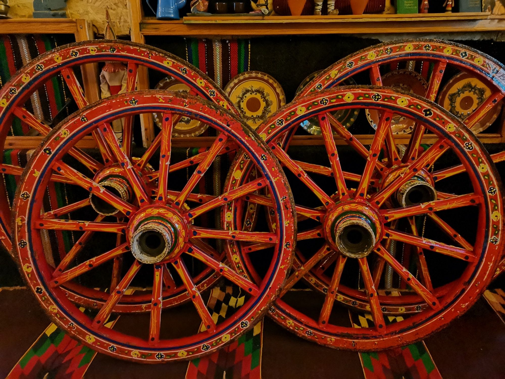 Рисувани колелета колела каруца