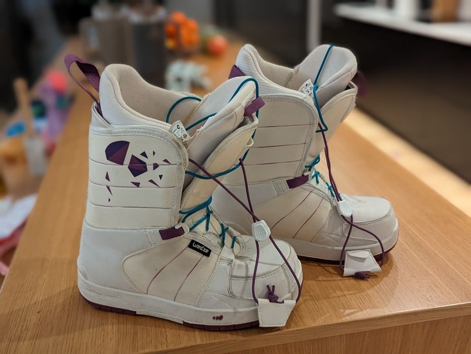 Boots snowboard mărimea 38 albi
