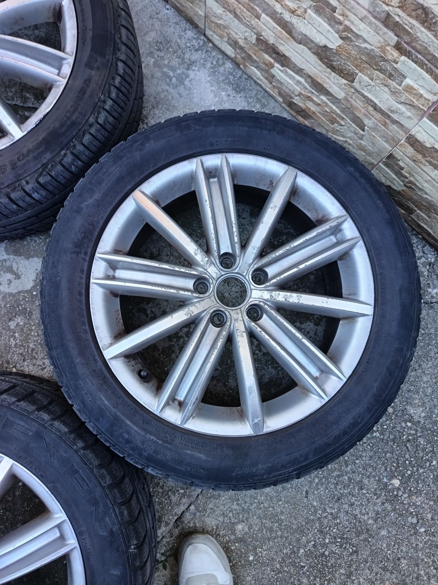 Se vinde Jante cu cauciucuri 235/50R18
