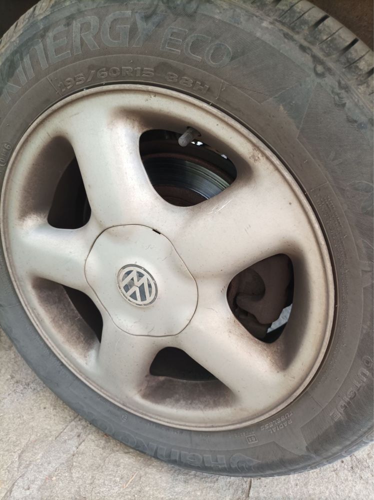4 летни Гуми с Джанти VW