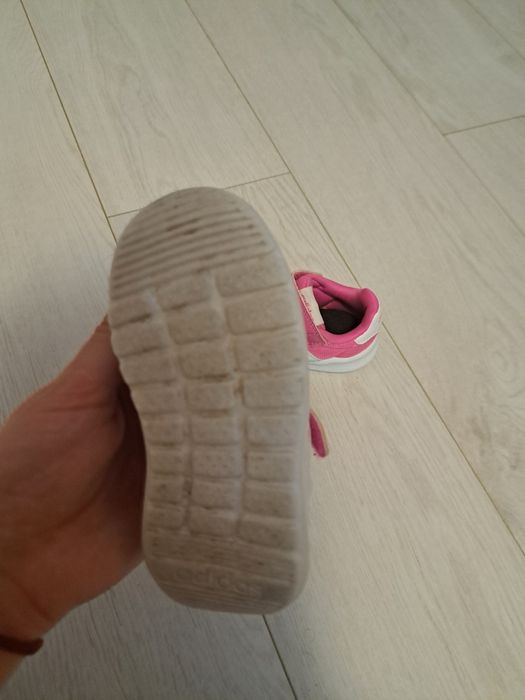 Adidasi sunt într-o stare foarte bună!