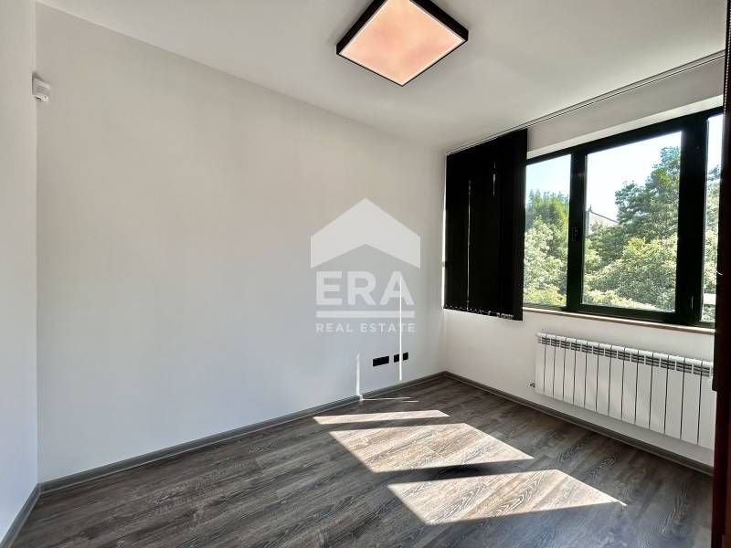 Дава се под наем Офис в София, Лозенец - 89 кв.м за 1100 € - Снимка #4