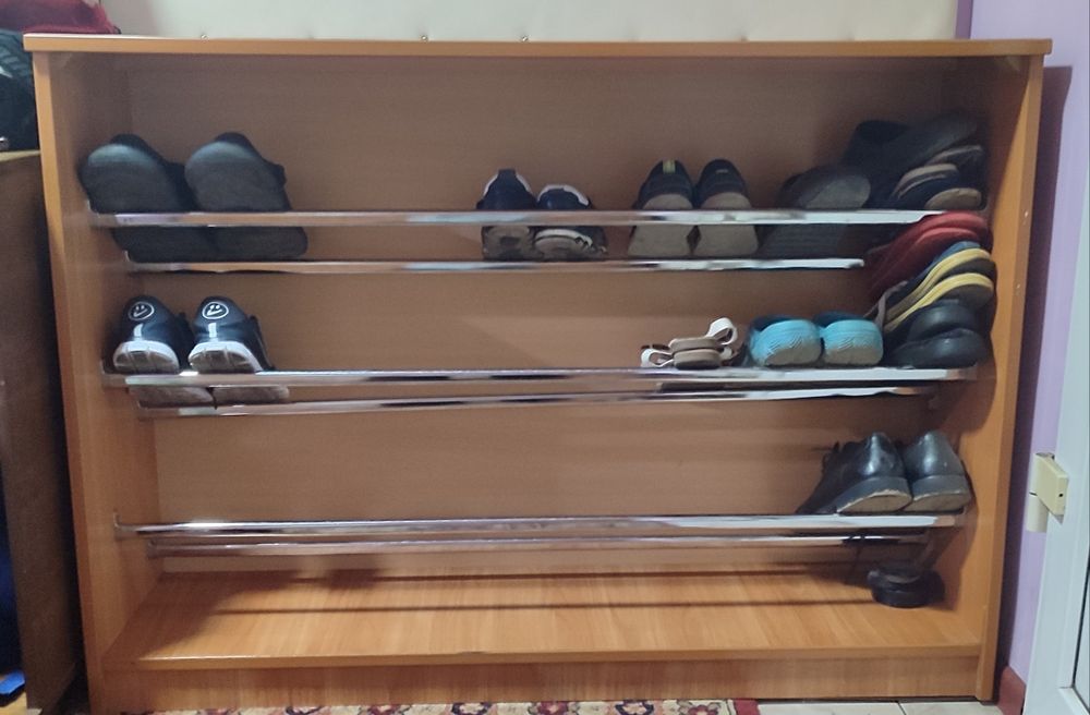 Обувная тумба.  .