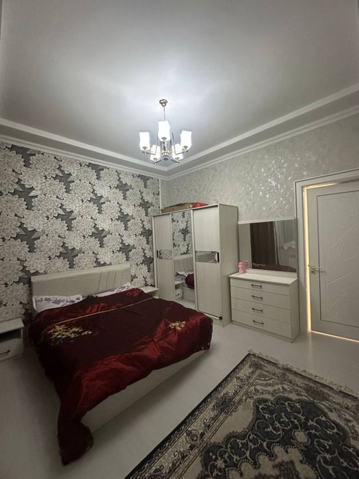 Ховли сотилади. Хаммаси шароити бор. Газ свет сув вайфай.