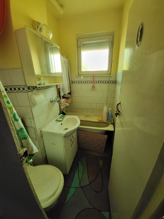 Vand apartament 3 camere