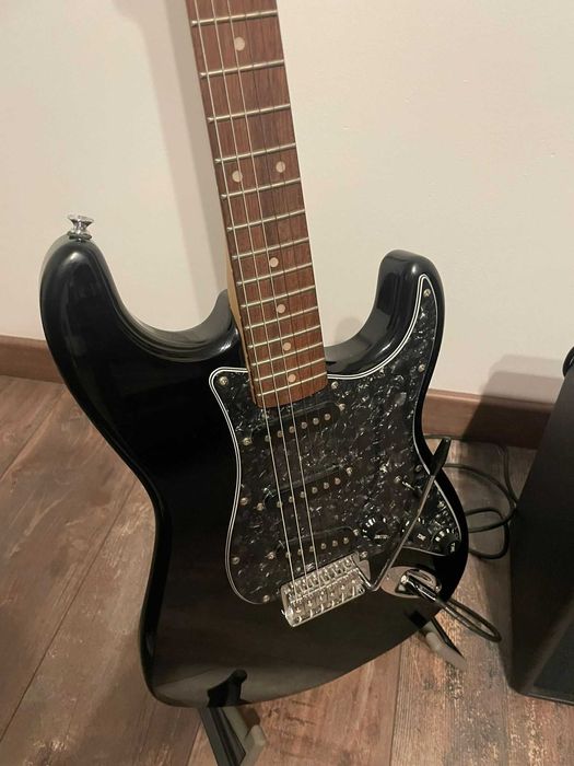 Vand Fender Mustang LT25 si Chitara Squier Stratocaster