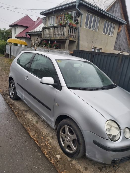 Vand urgent Polo 2004 cu numere rosii