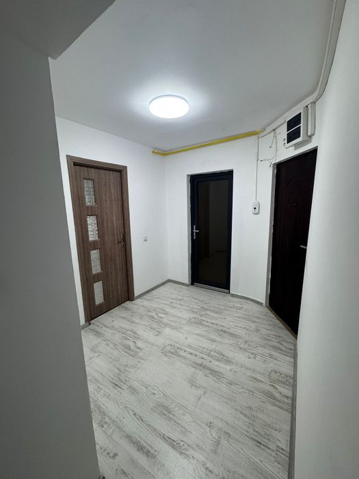 Apartament 4 camere str. Bucuresti vizavi de CEC
