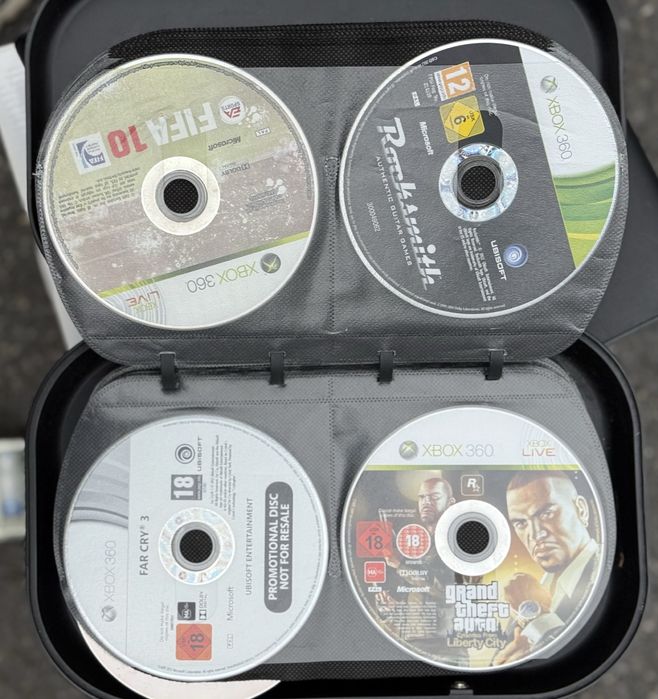 Конзола Microsoft Xbox 360, 250GB + подаръчен сет игри