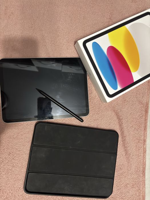 iPad 10.9 ( 2022) 64 GB Wi-fi. ( + toata accesoriile)