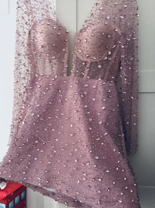 Rochie de ocazie roz prafuit cu pietre cusuta manual