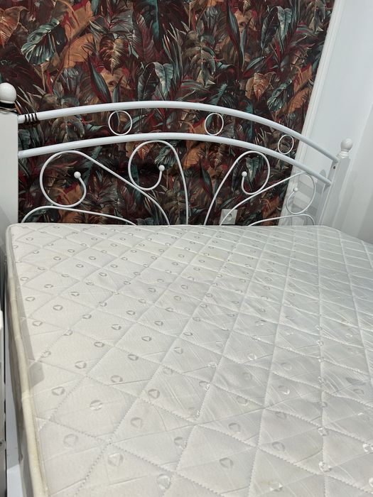 Продам кровать с ортопед.матрасом