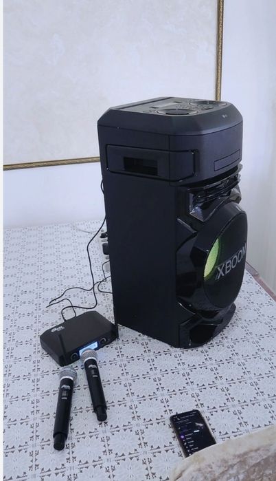 Колонка и микрофон