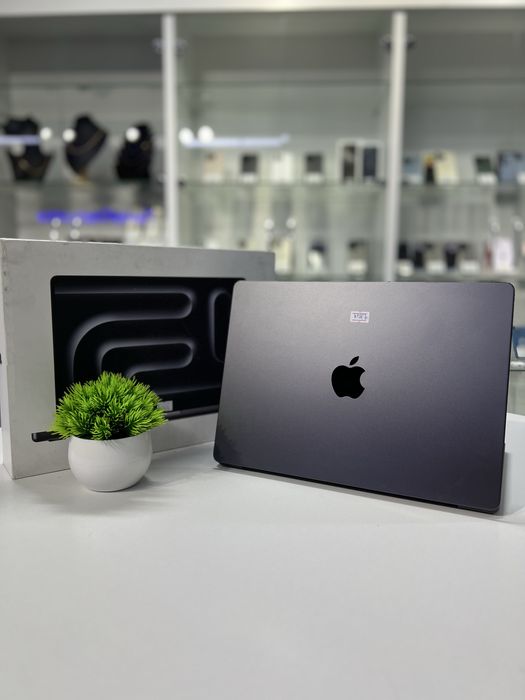 MacBook Pro M3 2023