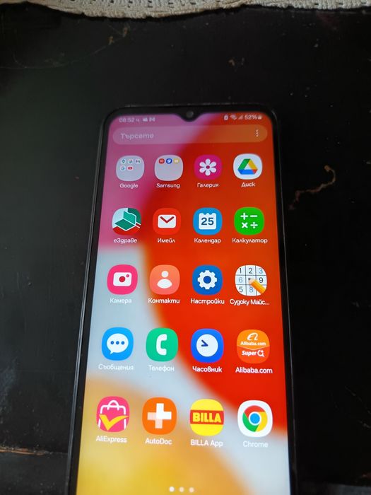 Продавам смартфон Самсунг Galaxi A14   в комплект с безжични слушалки