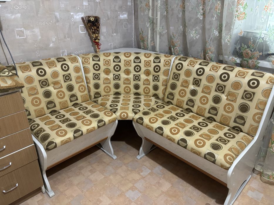 Продам кухонный уголок