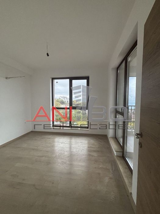 Продава се Тристаен апартамент в Варна, Бриз - 83 кв.м за 1352 €/кв.м - Снимка #2