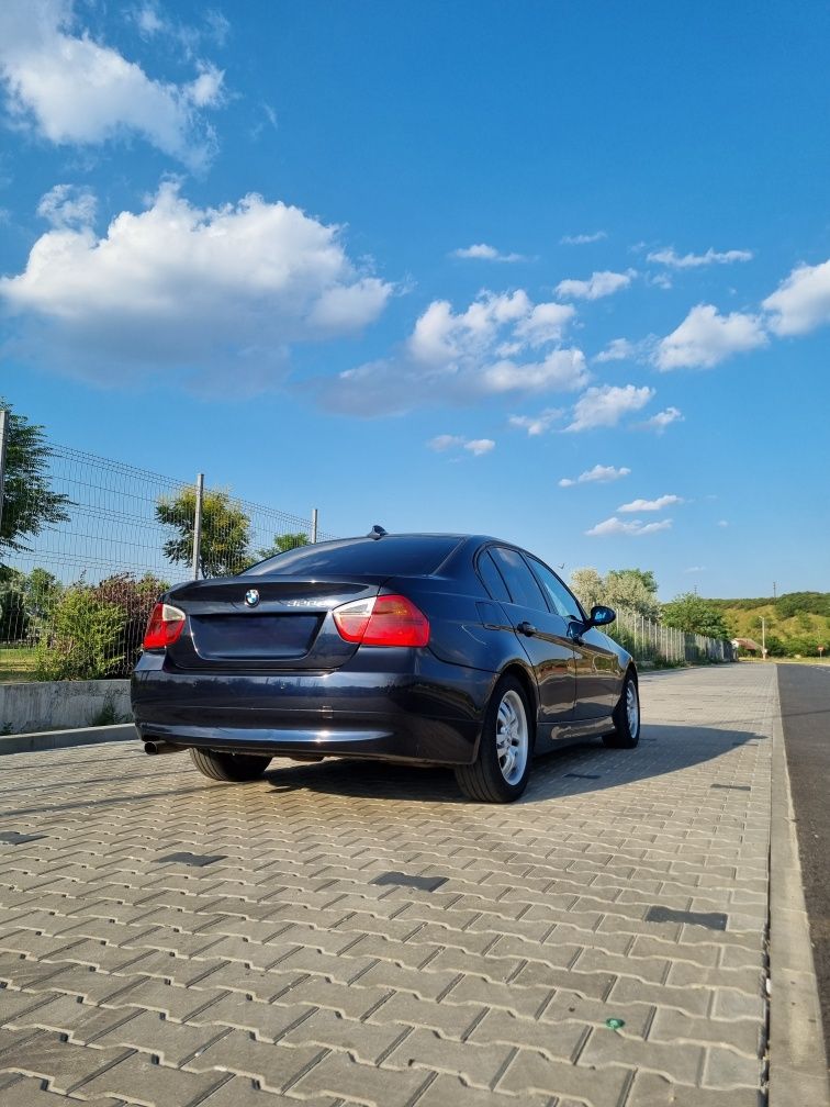 Vând BMW 320d E90