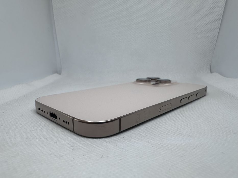 *Нов* Apple iPhone 16 Pro 256 GB Desert Titanium Unlocked