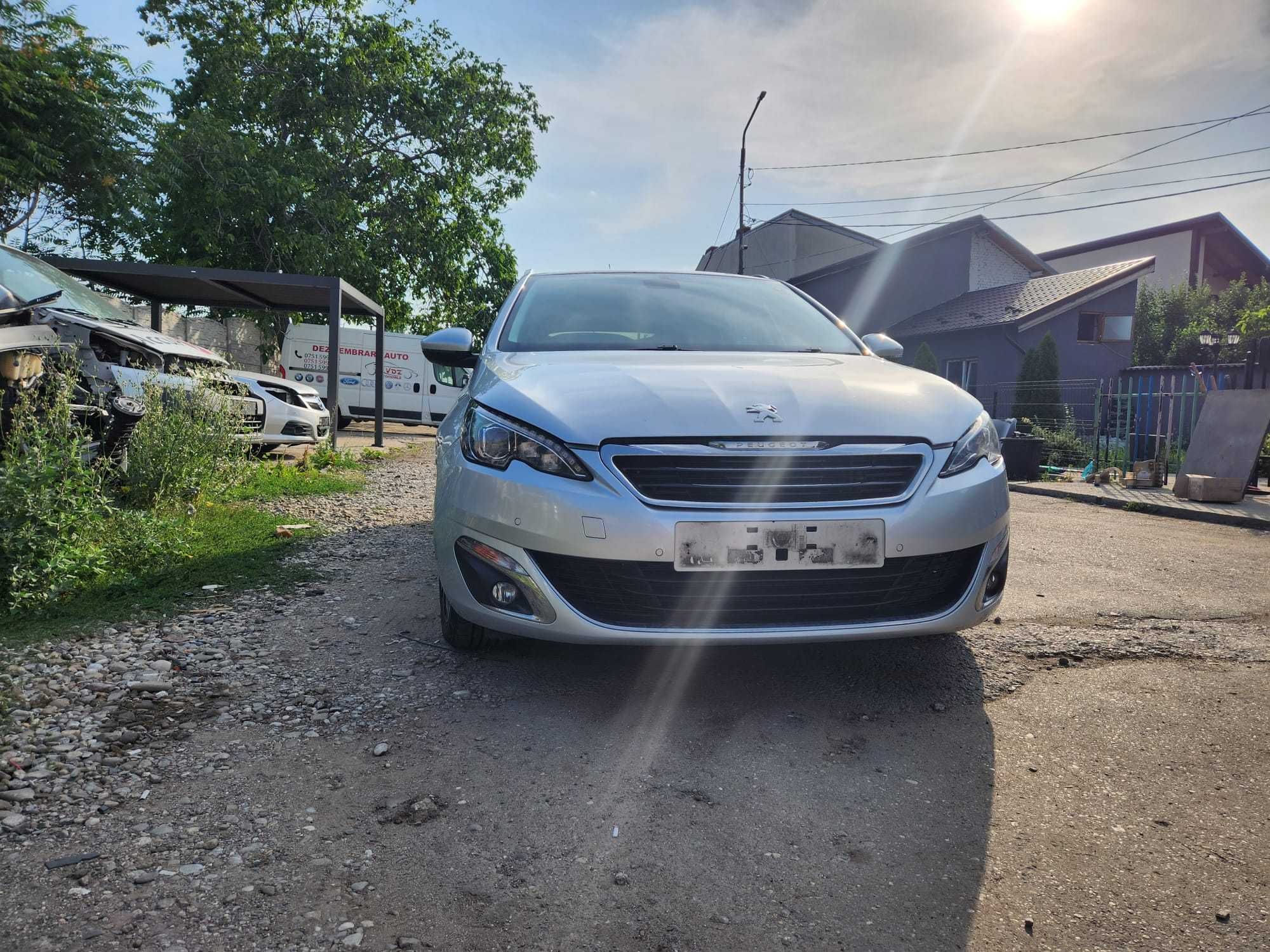 Dezmembrez Peugeot 308 1.6 HDi an 2016