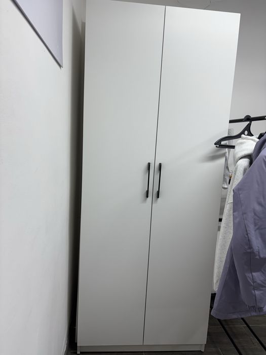 Шкаф белый в хорошем состоянии