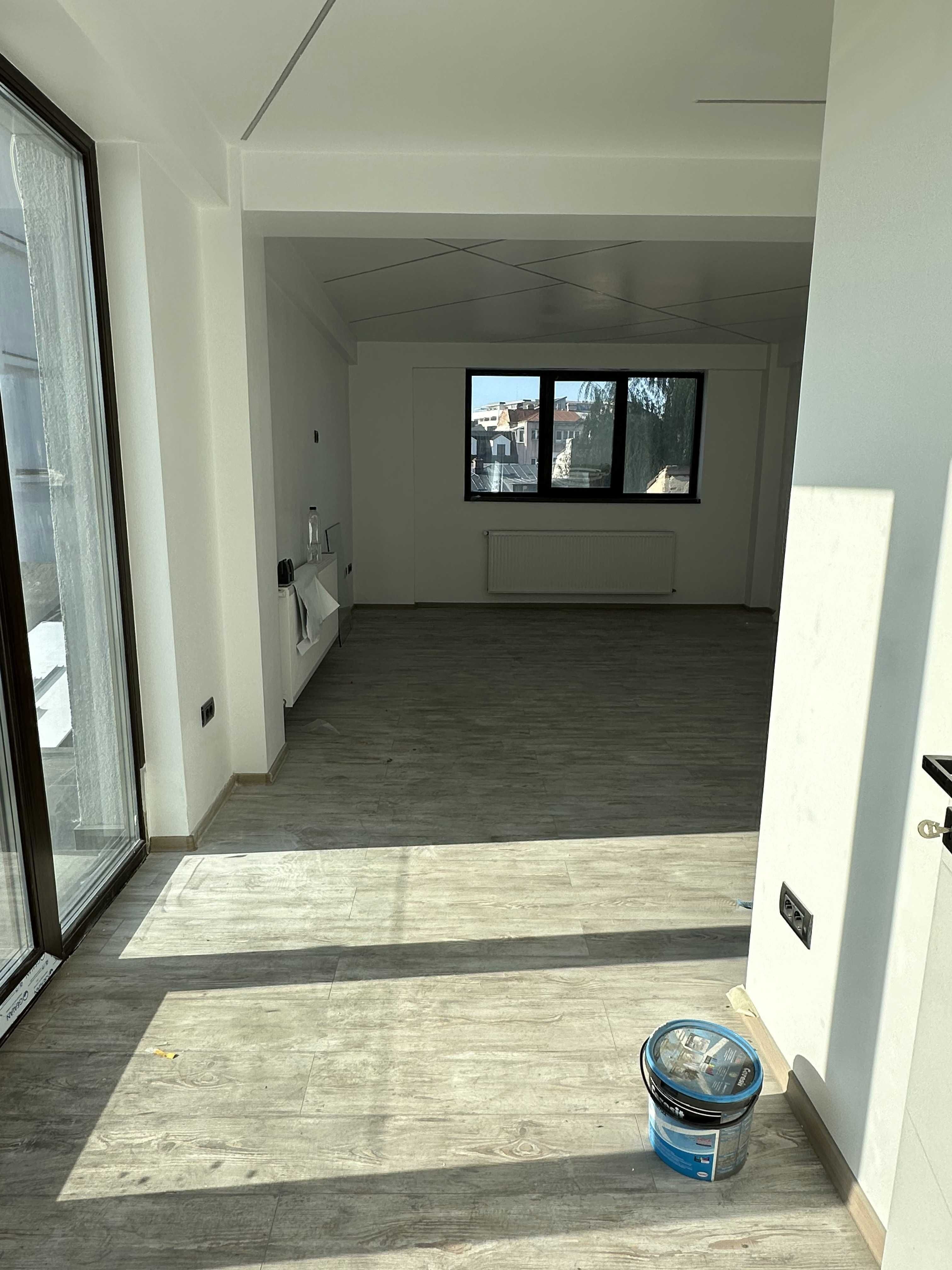 Locatie cu vad comercial si trafic intens