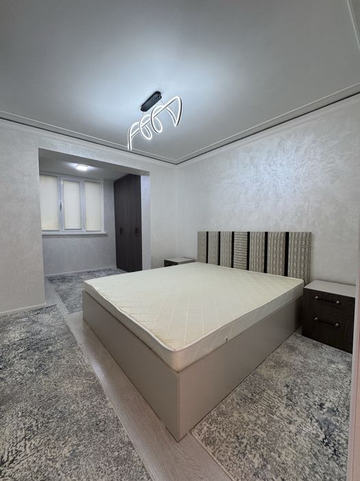 Вокзал 2 ком квартира сотилади!