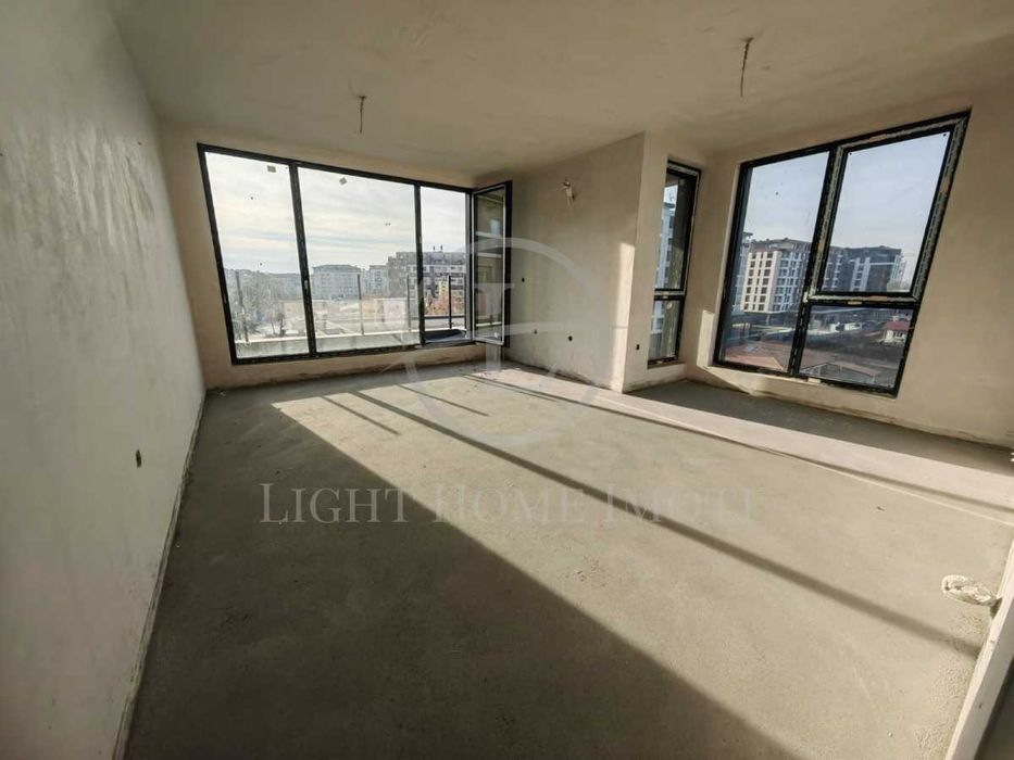 Продава се Четиристаен апартамент в Пловдив, Христо Смирненски - 117 кв.м за 1255 €/кв.м - Снимка #1