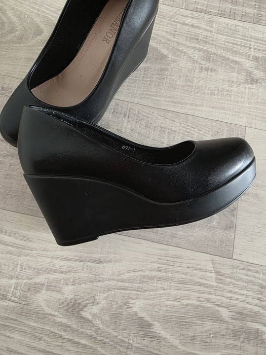 Отдам туфли и ботинки в хорошем состоянии