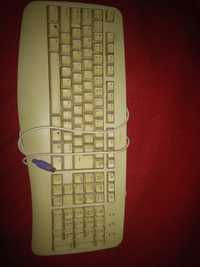 Vand tastatura și mouse