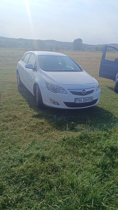 Opel Astra j 2011