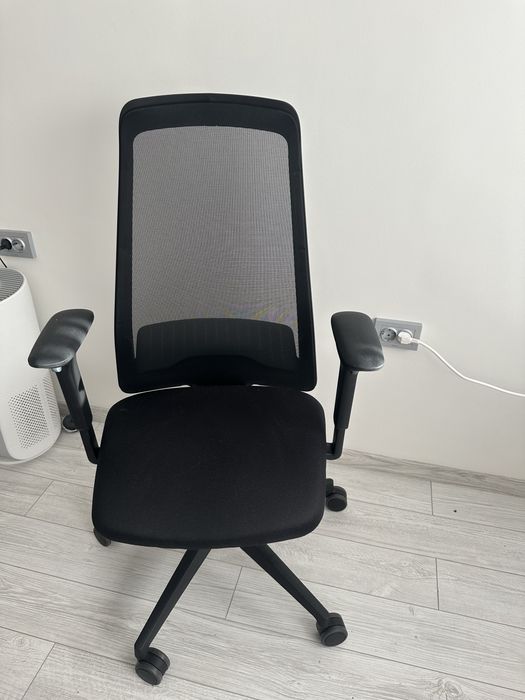 Офис стол interstuhl