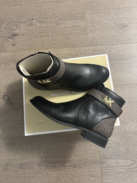 Ghete Michael Kors noi