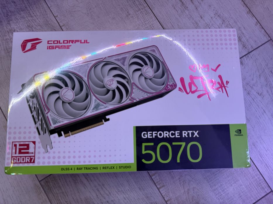 Rtx 5070 colorful ultra W OC