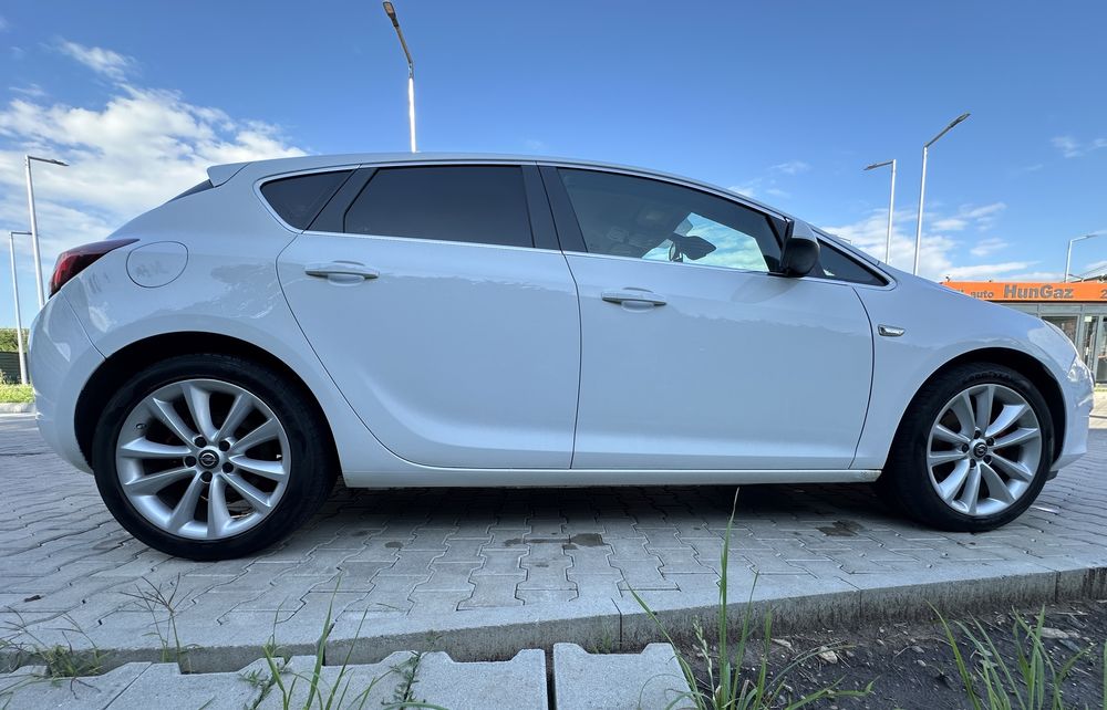 Opel Astra J..1.6 Turbo