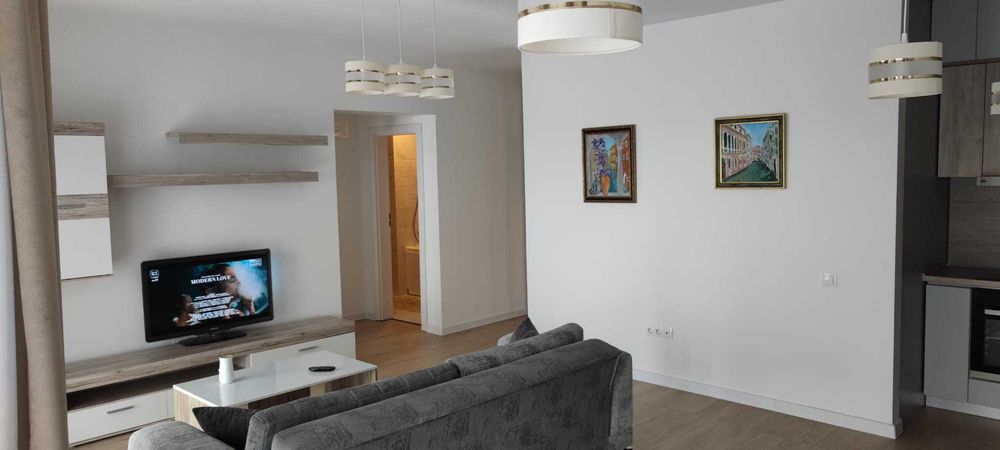 Inchiriez apartament 2 camere, utilat, 1 loc parcare