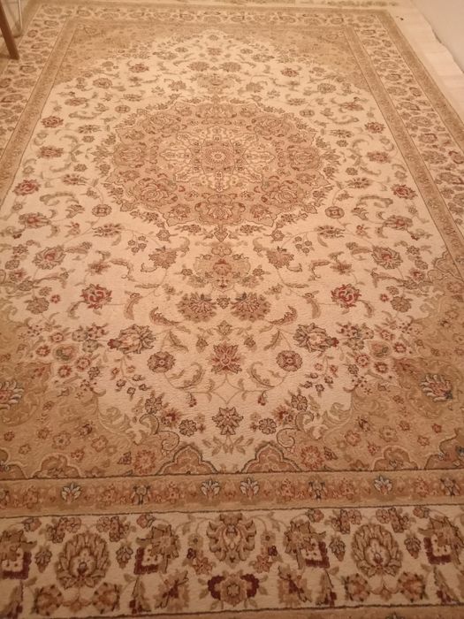 Продам ковёр в хорошем состоянии