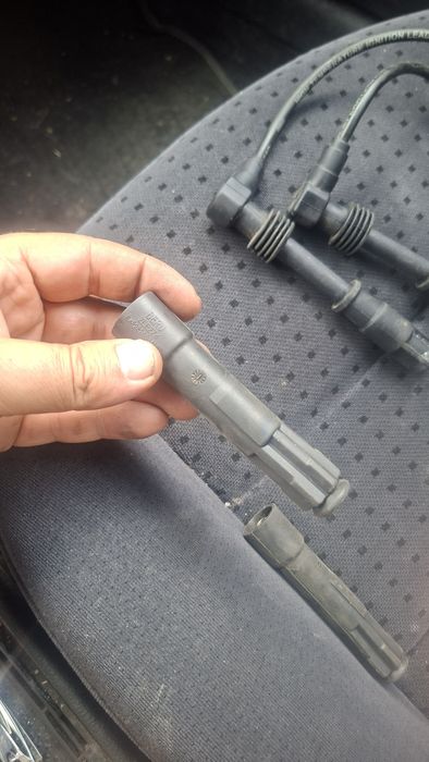 кабели и щекери за свещи ауди а4 / паса б5 бензин 1.8 125 коня