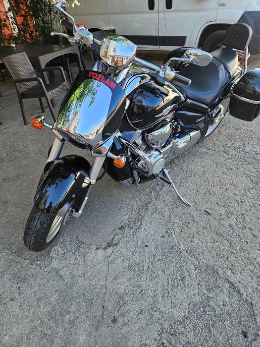 Motocicleta VZR1800 ( M109R )